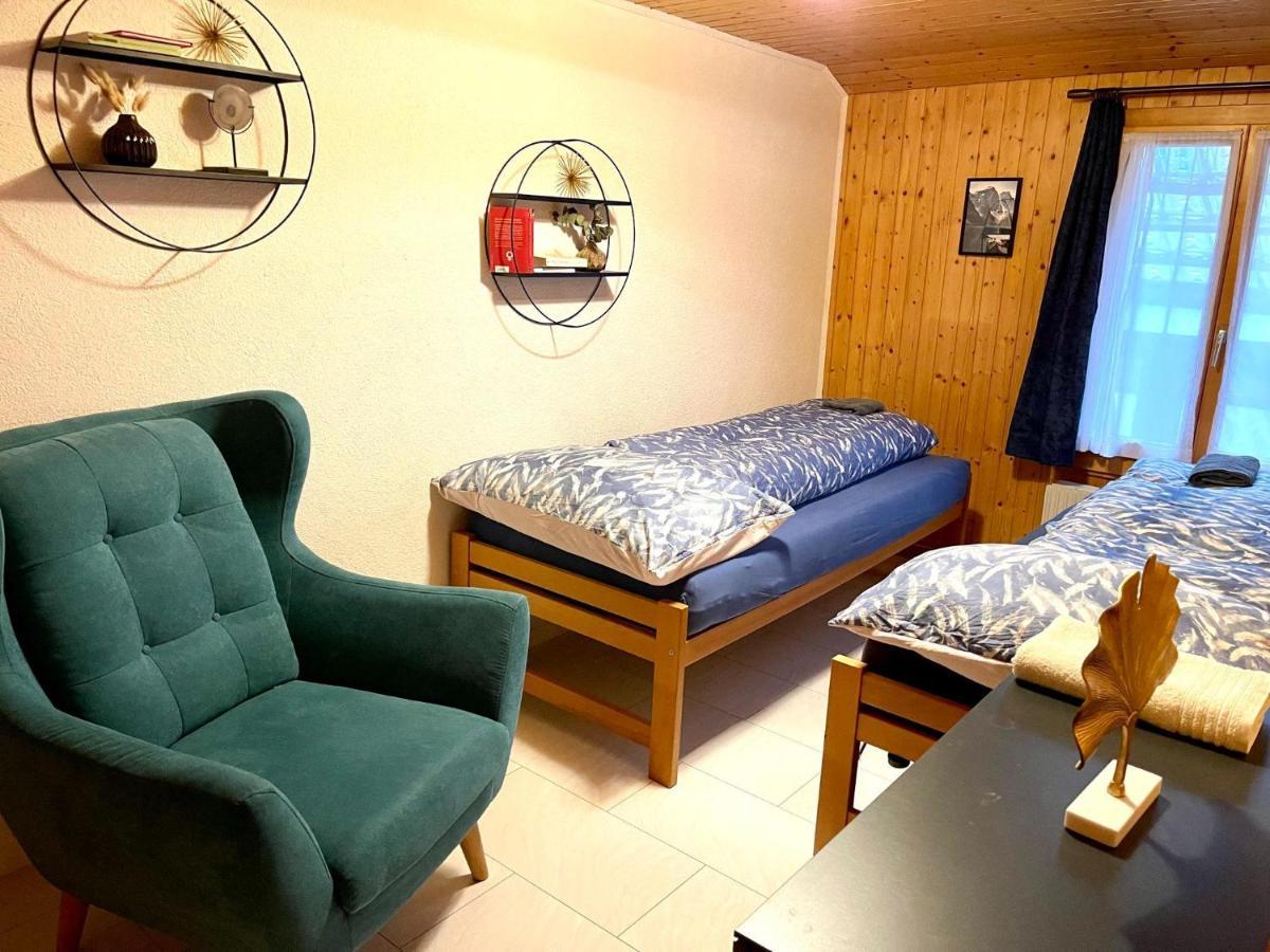 Schoene Ferienwohnung Mit Seeblick Thun Exterior foto